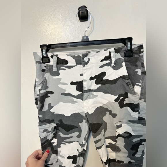 KREAMY CASUAL WHITE CAMO PANTS - Picture 2 of 10